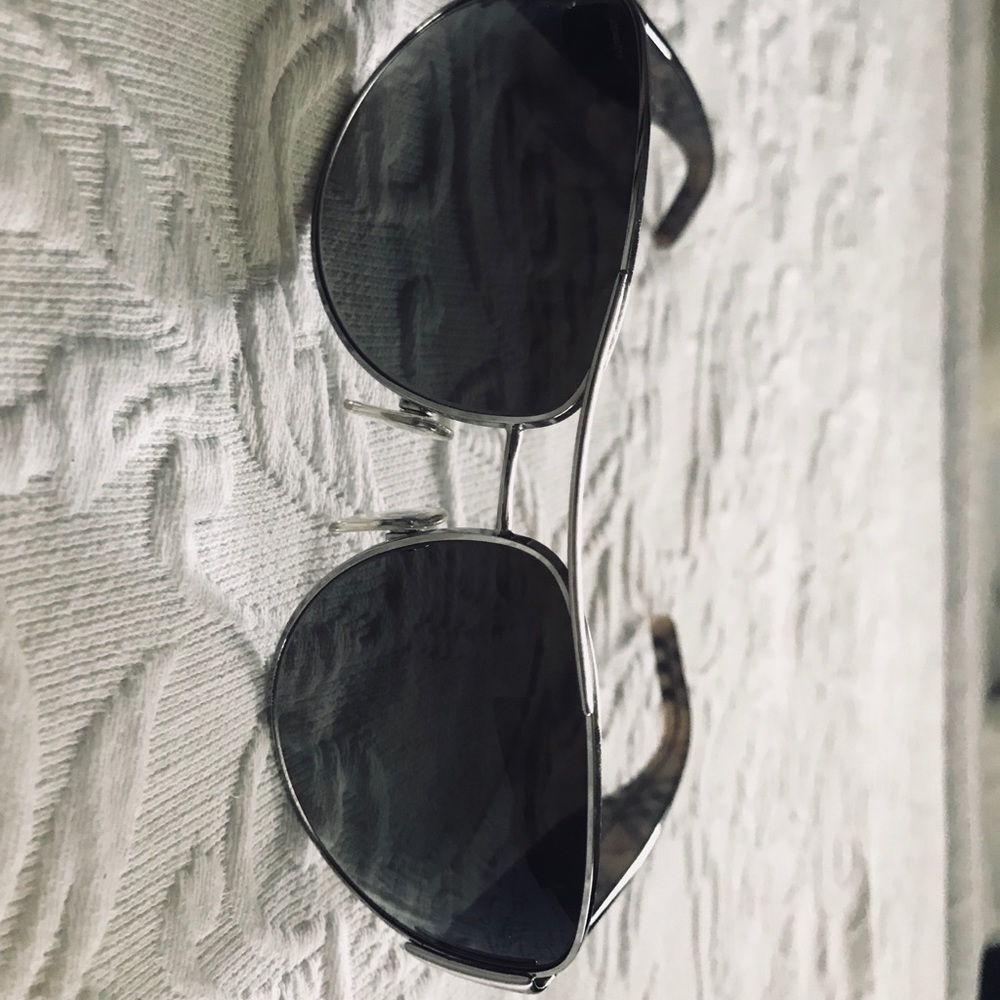 Burberry sunglasses 😎